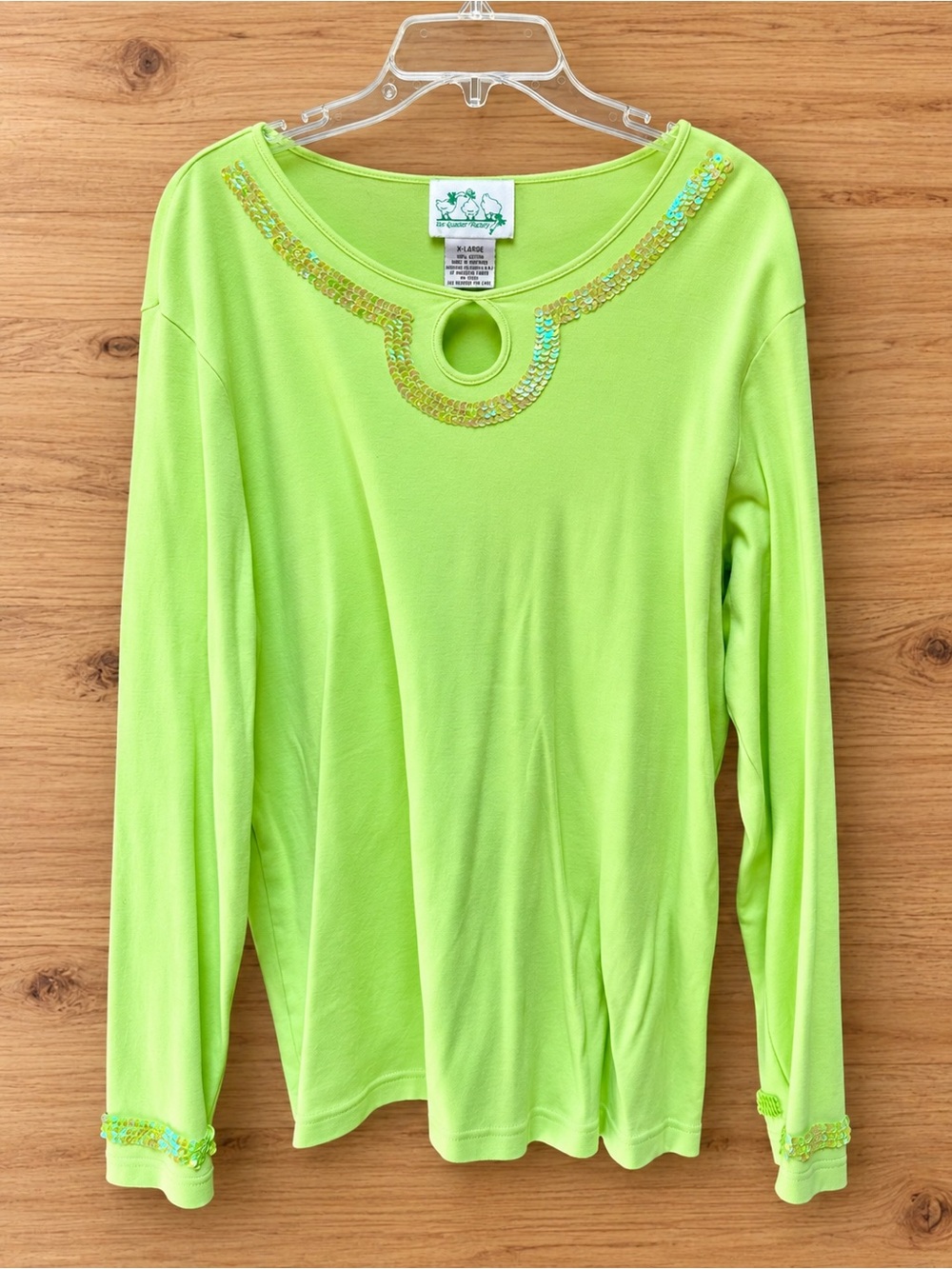 The Quacker Factory Women’s XL Green Sequin Trim Keyhole Neck Long Sleeve Top